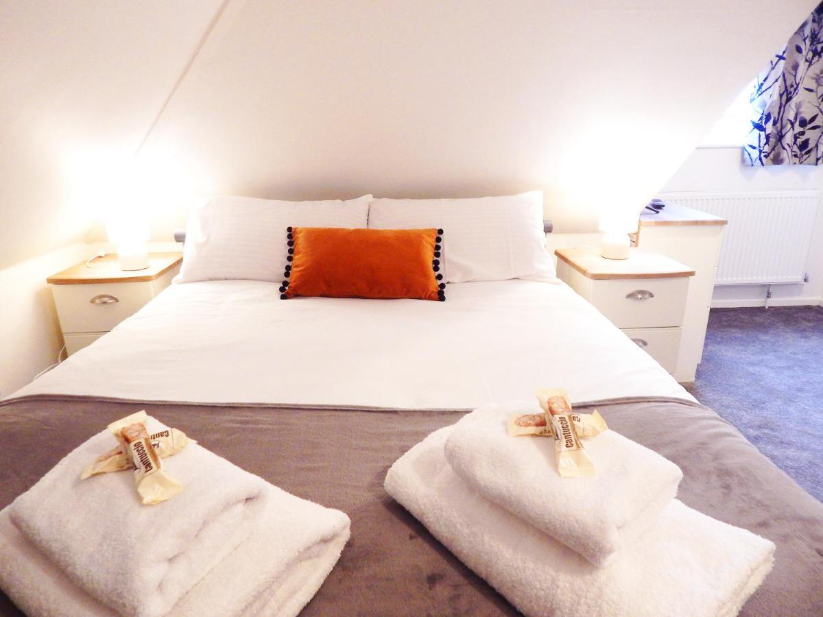 Modern, Well Located En-Suite Rooms With Parking - Orbitat Accommodations Cambridge  Exterior photo
