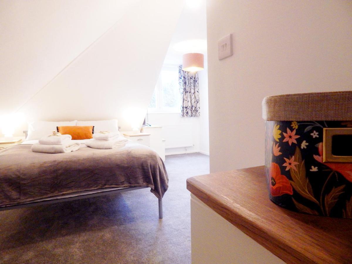 Modern, Well Located En-Suite Rooms With Parking - Orbitat Accommodations Cambridge  Exterior photo